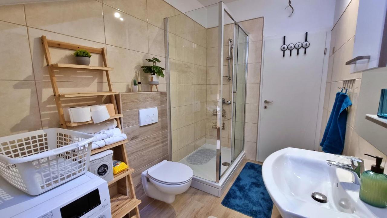 Apartment Hana Omis Exterior photo