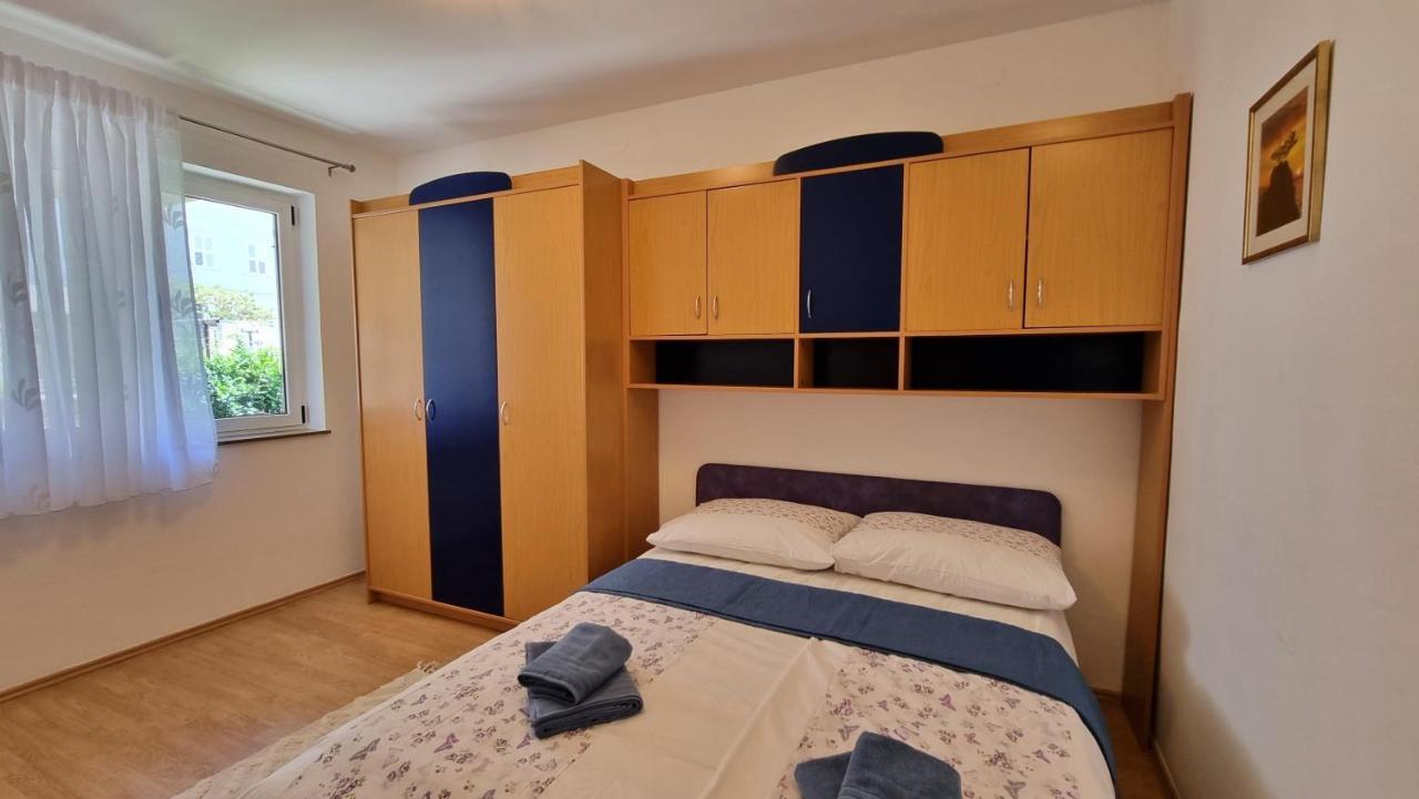 Apartment Hana Omis Exterior photo
